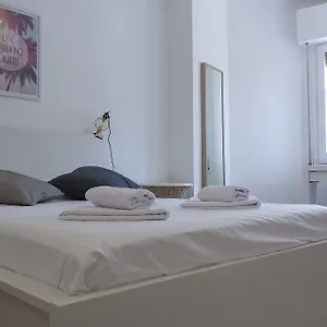 flateli-roger-6.topbarcelonahotels.com/